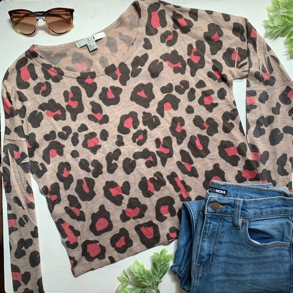 FOREVER 21 Cute Knit Sweater